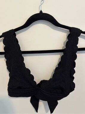 Scallop-Edge Black Bikini Top